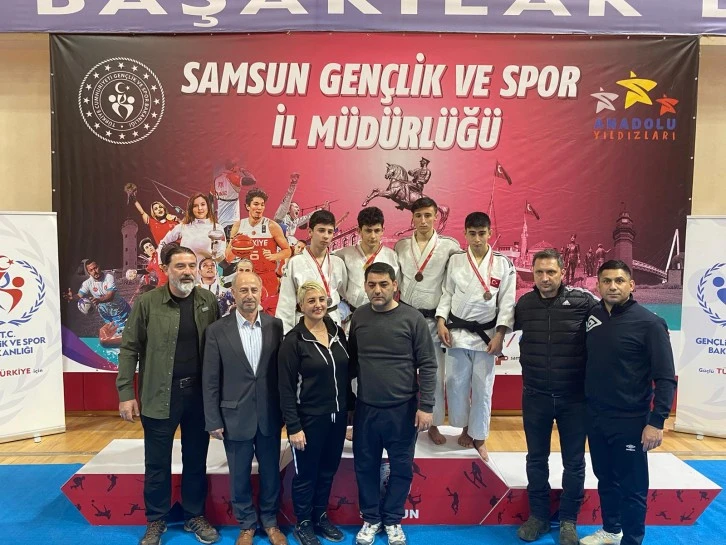 Judoda 1 Altın, 2 Bronz Madalya