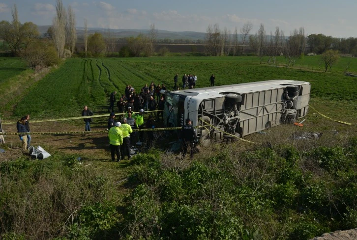 İşçi Servisi Kaza Yaptı: 3 Ölü 31 Yaralı