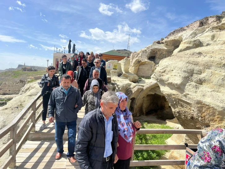 Depremzedelere Kapodokya Turu