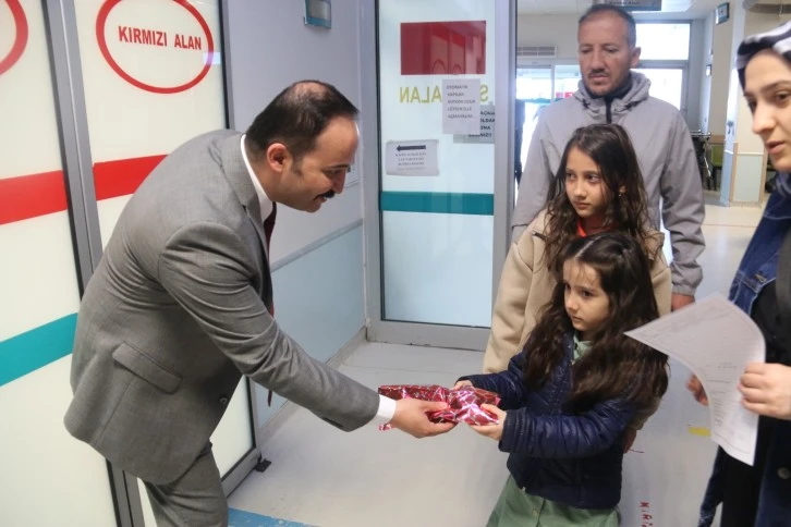 İlker İpek Çocukları Unutmadı