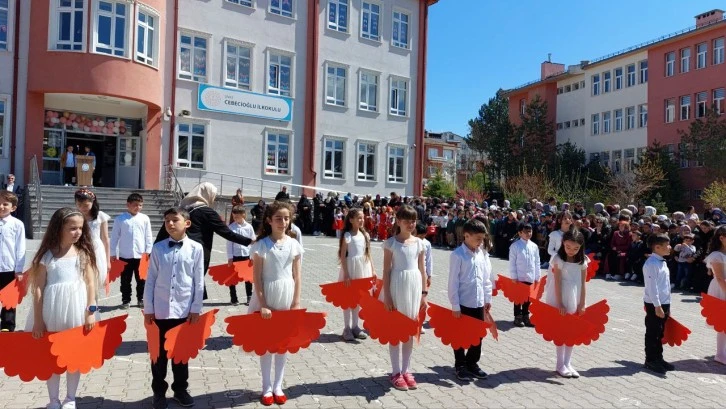 Minikler Bayramlarını Kutladı