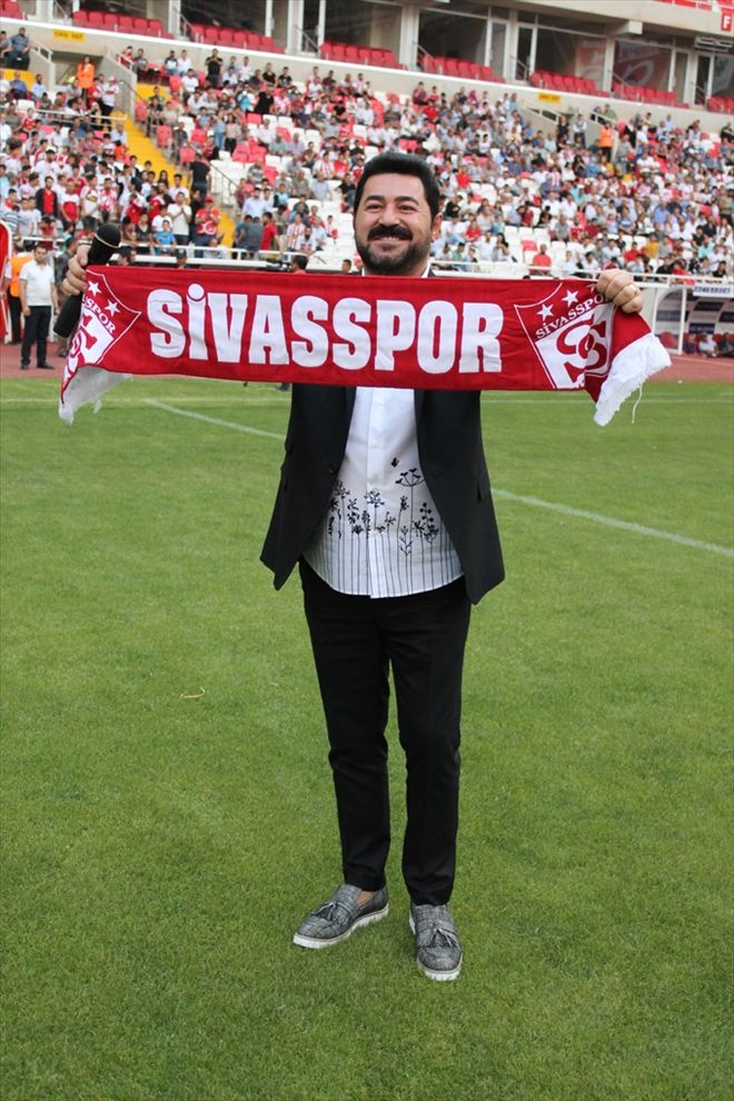 SERKAN KAYA KONSER VERDİ