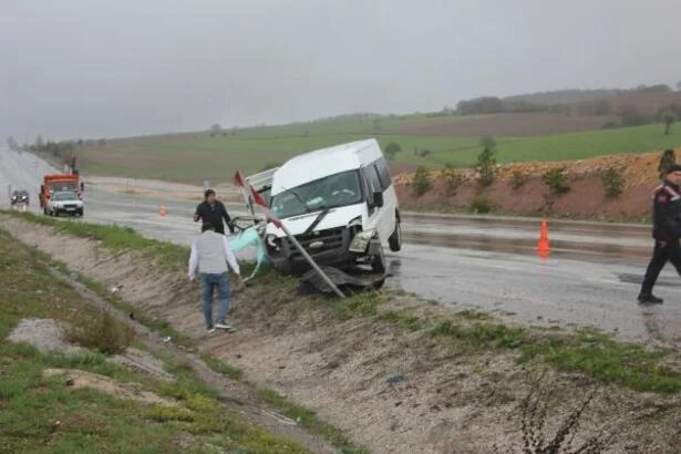 Sivas'tan Giderken Kaza Yaptılar