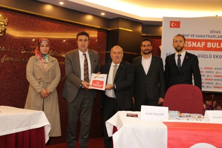 Siyasetçiler Esnafa Sahip Çıkmalı   