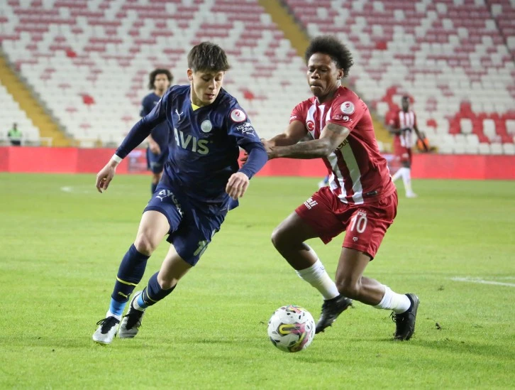 Sivasspor-Fenerbahçe Maçı Golsüz Tamamlandı