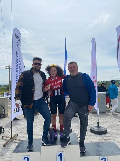 Sivaslı Sporculardan Altın Madalya