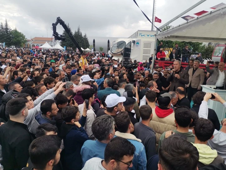 Akar'dan Terör Mesajı