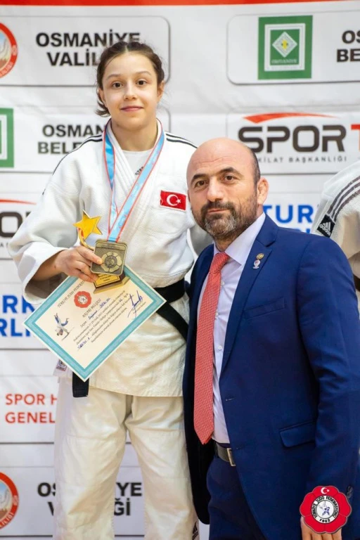 Judocu Begümnaz Gururlandırıyor