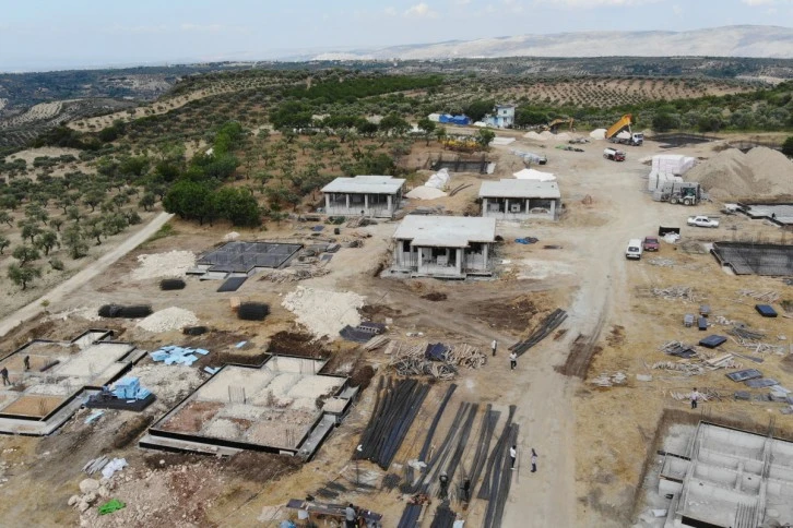 Hatay'da, Köy Evleri Yükseliyor