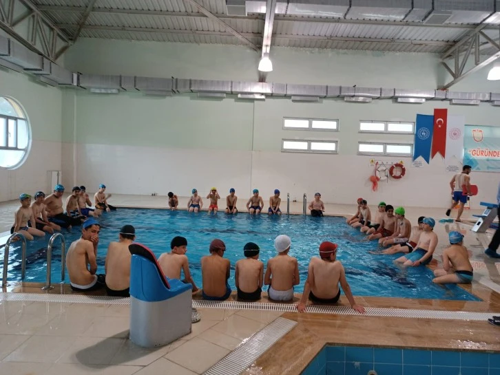 Yüzme Bilmeyen Kalmasın