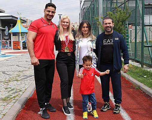 Taha, Adını Altın Harflerle Yazdırdı