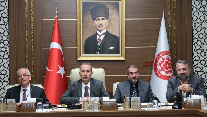 48 Akademisyen Katıldı