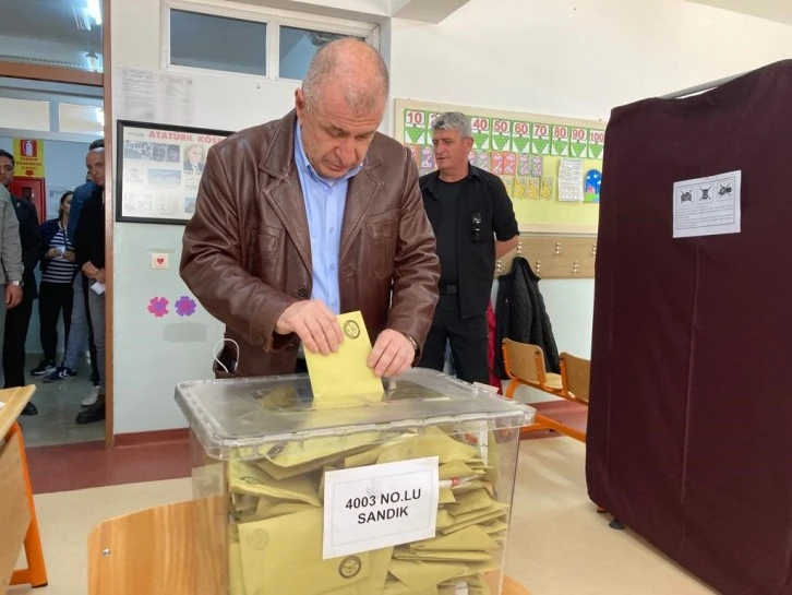 Ümit Özdağ Oyunu Kullandı