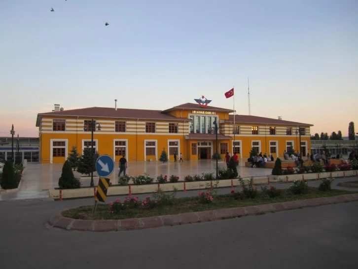 Tren Garında Otopark Sorunu