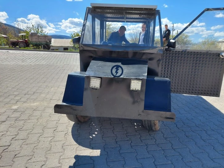 Güneş Enerjisiyle Çalışan Araba Tasarladı