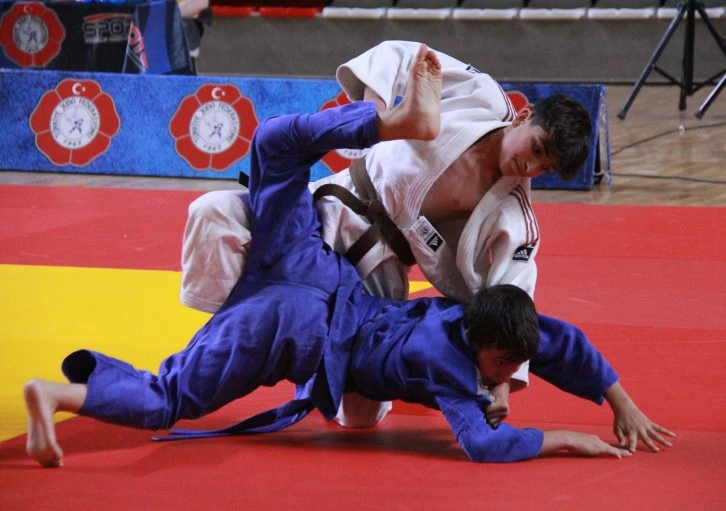 Sivas'ta Judo Şampiyonası Başladı