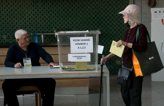 Yurt Dışında Sandıklar Açıldı