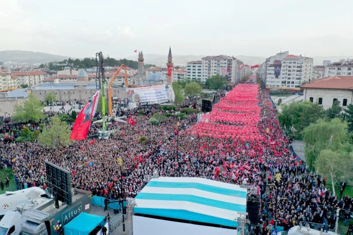 Sivas Meydana Sığmadı