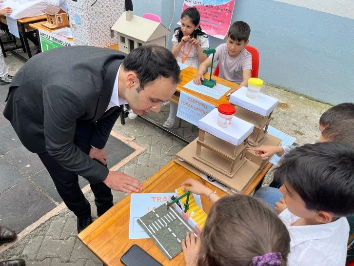 Akıncılar'da Öğrenciler Kermes Düzenledi