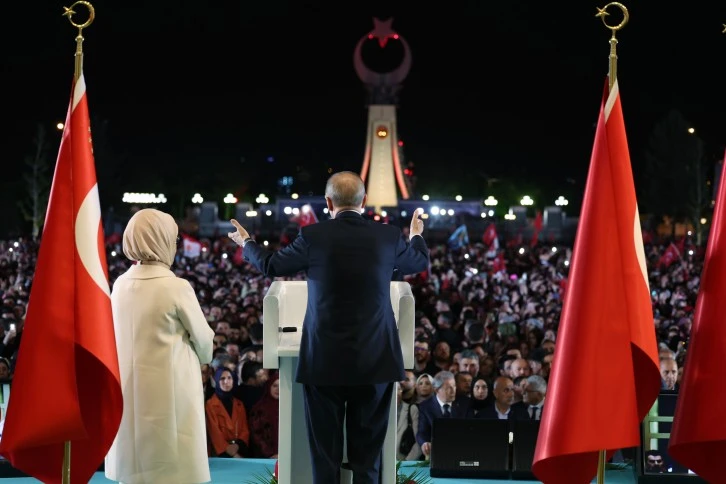 Erdoğan, 300 Bin Kişiye Hitap Etti