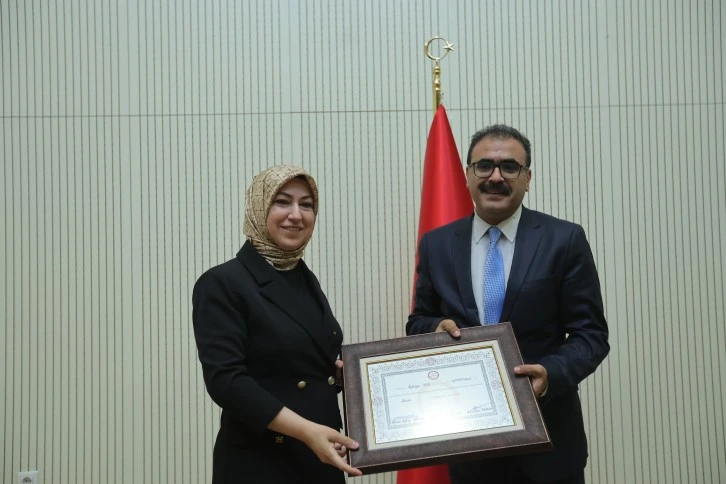 Rukiye Toy Mazbatasını Aldı