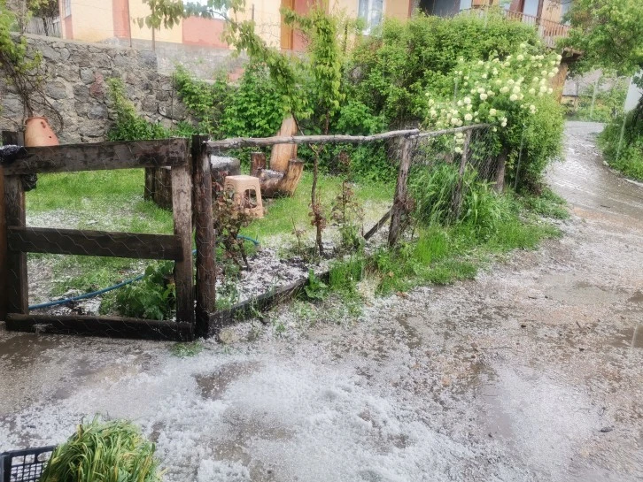 Koyulhisar'da Sağanak Yağış