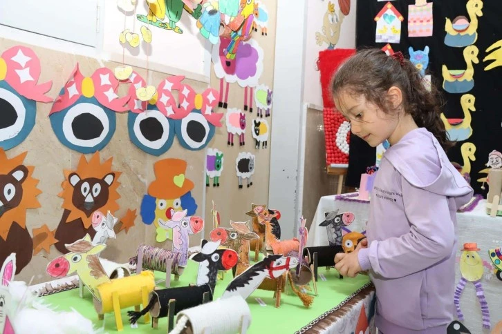 Öğrencilerden Materyal Sergisi