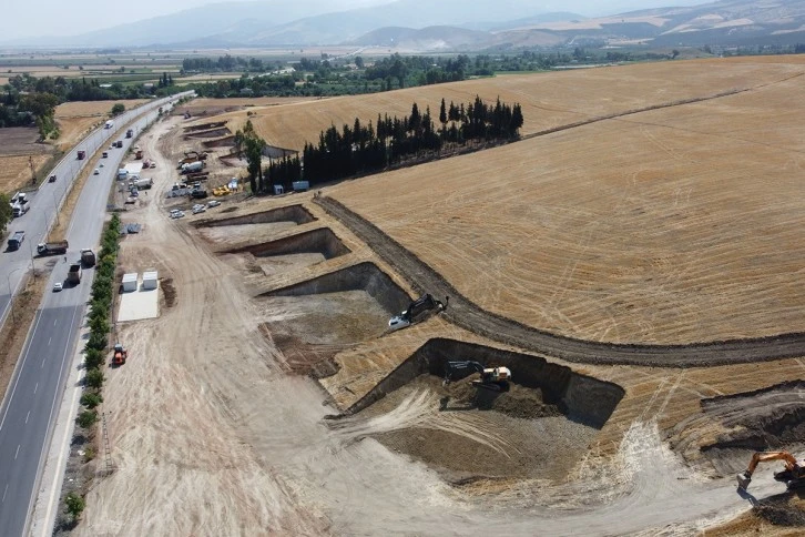 Kırıkhan'a Kalıcı Konutlar İçin İlk Kazma Vuruldu