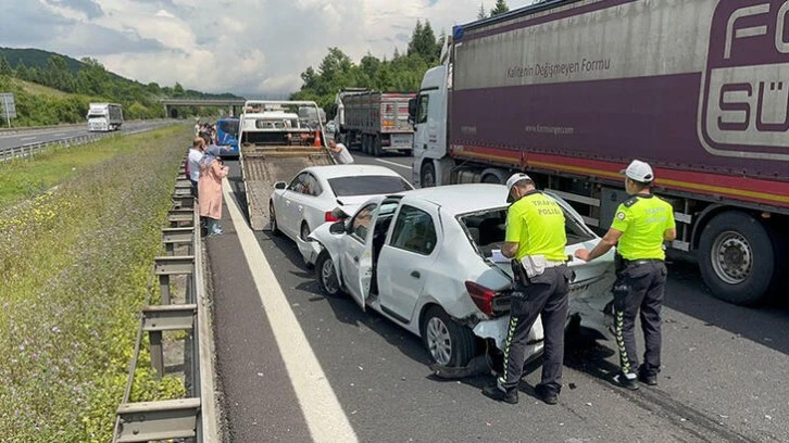 Otoyolda Zincirleme Kaza: 3 Yaralı