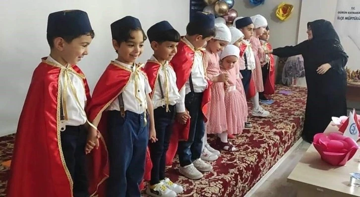 Minik Öğrencilerden "Veda" Programı