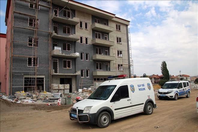 İNŞAATTAN DÜŞEN İŞÇİ YARALANDI