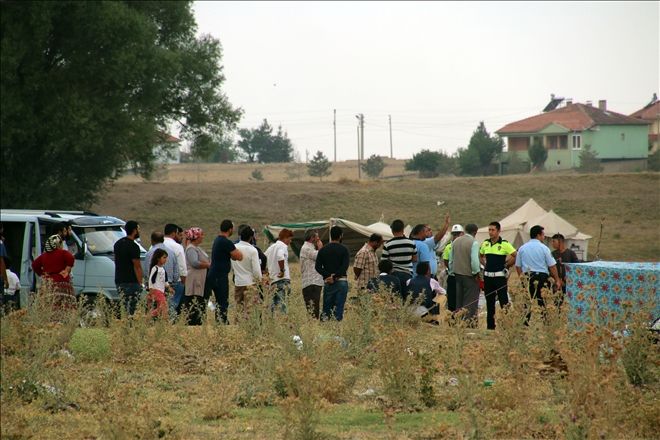 TAŞLI SOPALI KAVGA: 5 YARALI