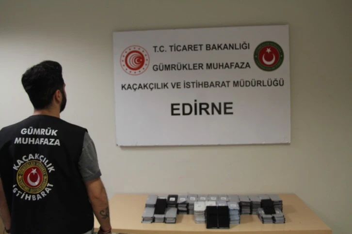 Kapıkule'de 200 Kaçak Telefon Yakalandı