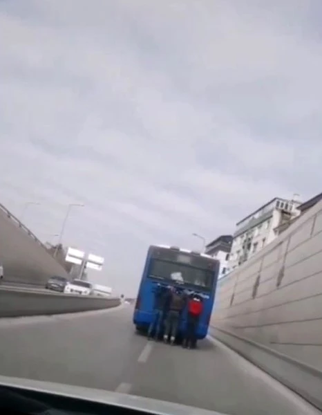 Pantenli Gençlerden Tehlikeli Yolculuk