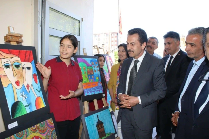 Sergide 205 Eser Yer Aldı