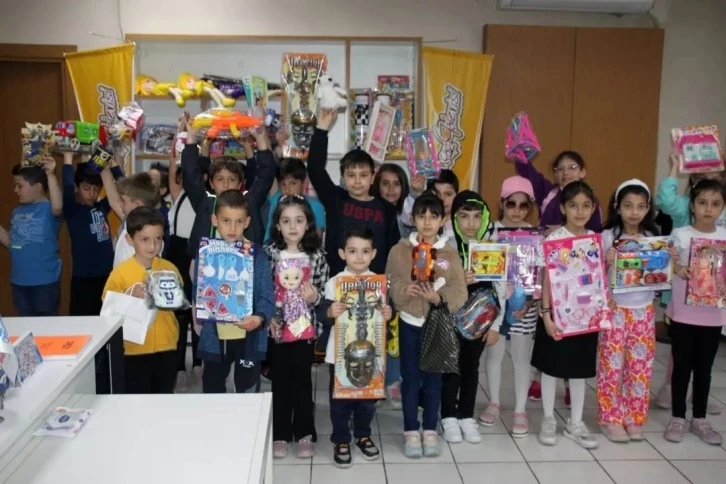 Miniklerden Oyuncak Bağışı