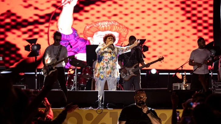 Selda Bağcan ve Grup Seksendört