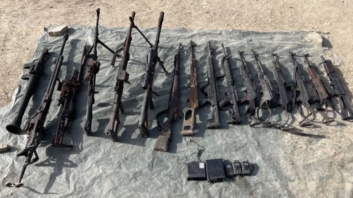 Teröristlerin Teslim Olduğu Mağarada Çok Sayıda Mühimmat Çıktı