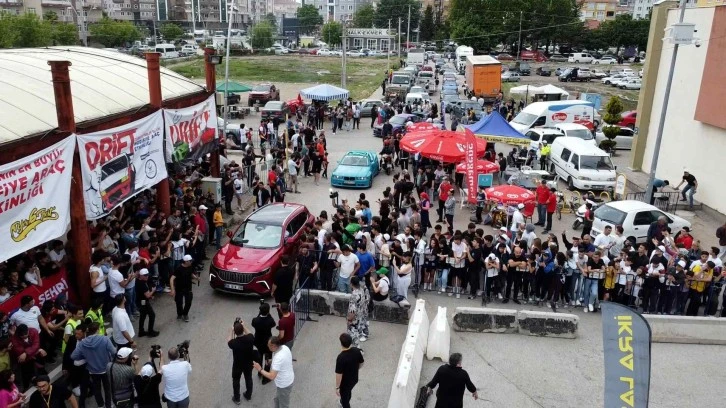 Modifiye Araç Festivali Görsel Şölen Sundu