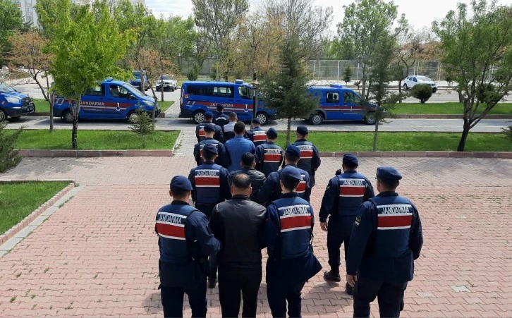 Araması Olan 3 Şahsı JASAT Yakaladı