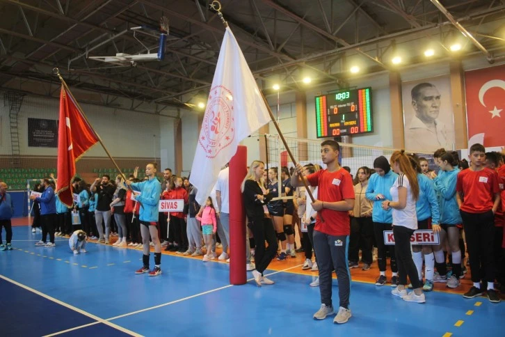 Voleybol Müsabakaları Başladı