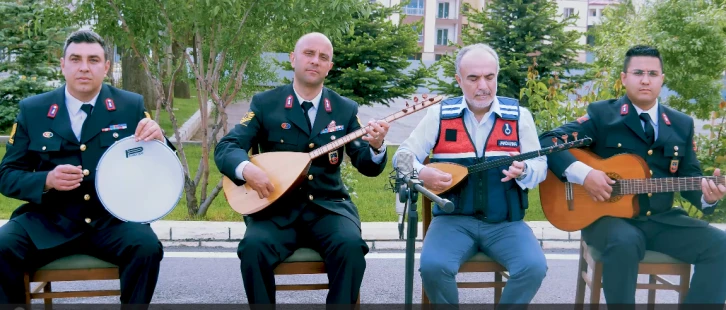 Jandarmadan Aşık Veysel Türküleri