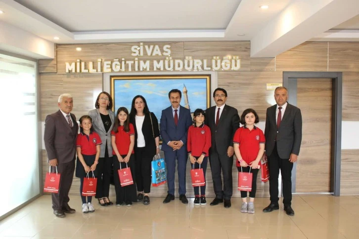 Öğrenciler Hikaye Kitabı Yazdı