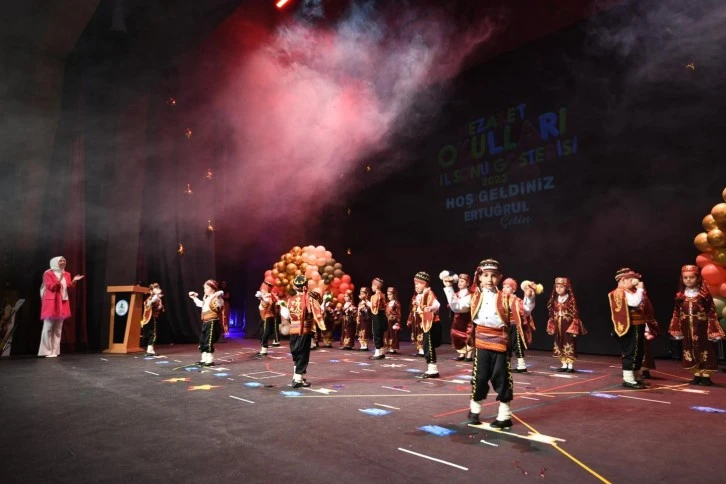 Miniklerin Mezuniyet Heyecanı