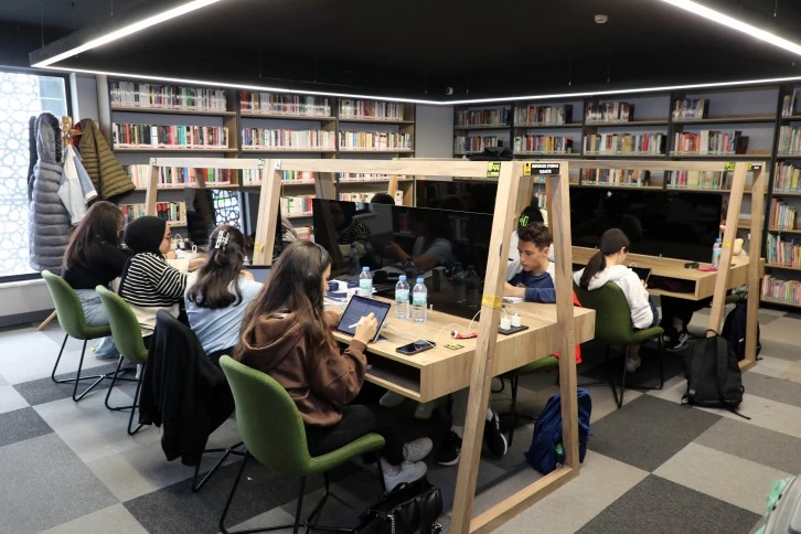 Talas'ın Kütüphaneleri Kollarını YKS Öğrencilerine Açtı