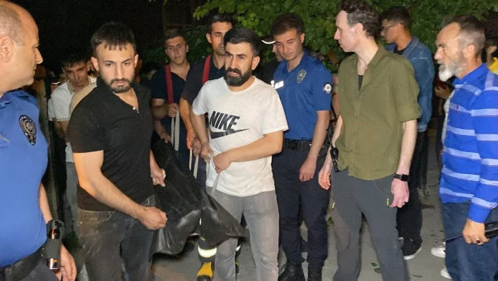 Tavan Arasında Bahçe Hortumuyla Asılı Bulundu