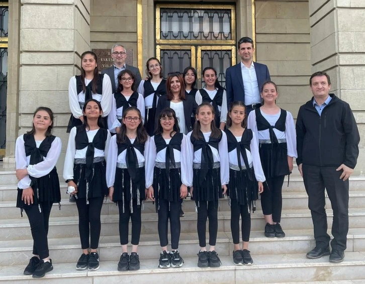 Geleneksel Halk Oyunları Şenliği Yarışmasını 3'üncü Oldular