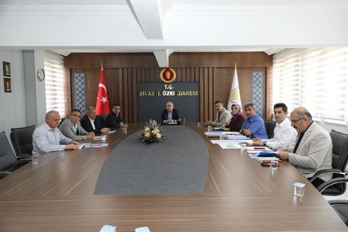 Vali Şimşek İl Özel İdare Yöneticileriyle