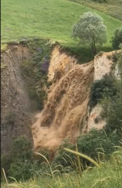 Çillav Şelalesi Coştu