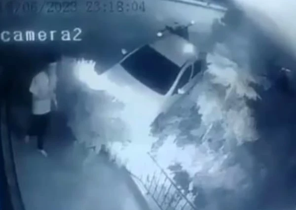 Akli Dengesi Yerinde Olmayan Vatandaş Ailesine Saldırdı:3 Yaralı